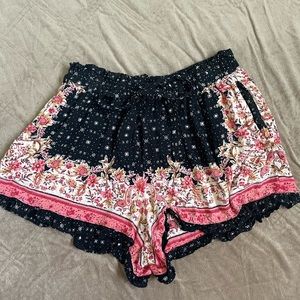 🌸 Floral Shorts 🌸